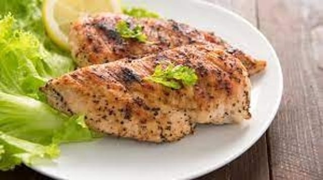 Orden de pollo asado/ order of chicken.