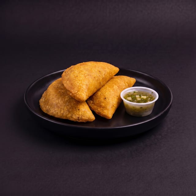 Empanada de Carne y Papa.