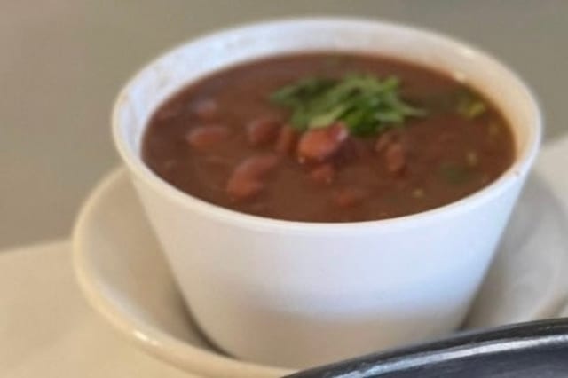 Orden de frijoles / order of beans.