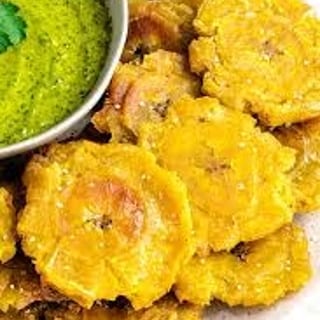Orden de tostones / order of fried plantains