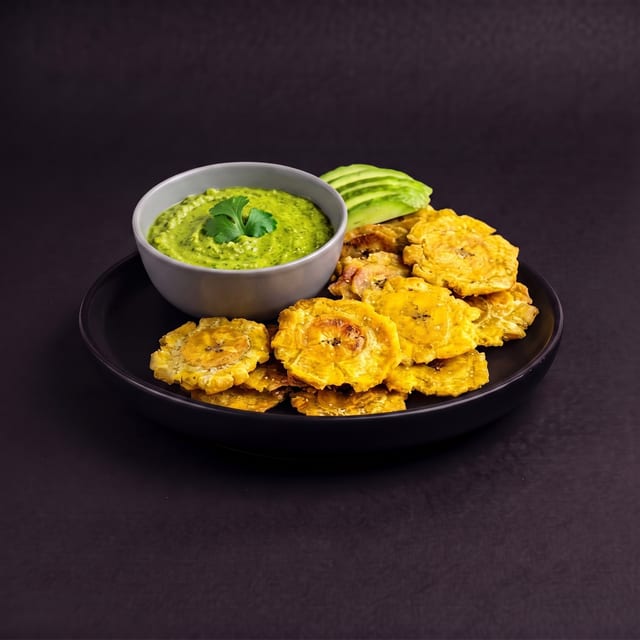 Orden de Tostones / Order of Fried Plantains.